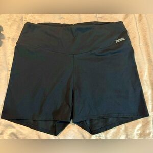 EUC Victoria’s Secret PINK Buttery Soft Shortie in Black. Size XL. Ruched back.